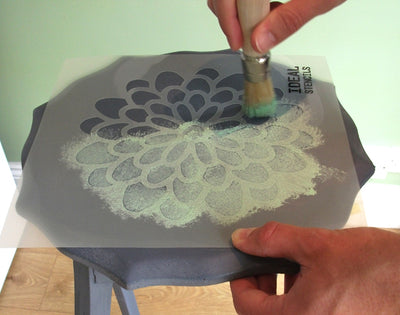 STENCILING FURNITURE – FLORAL PLANT STAND