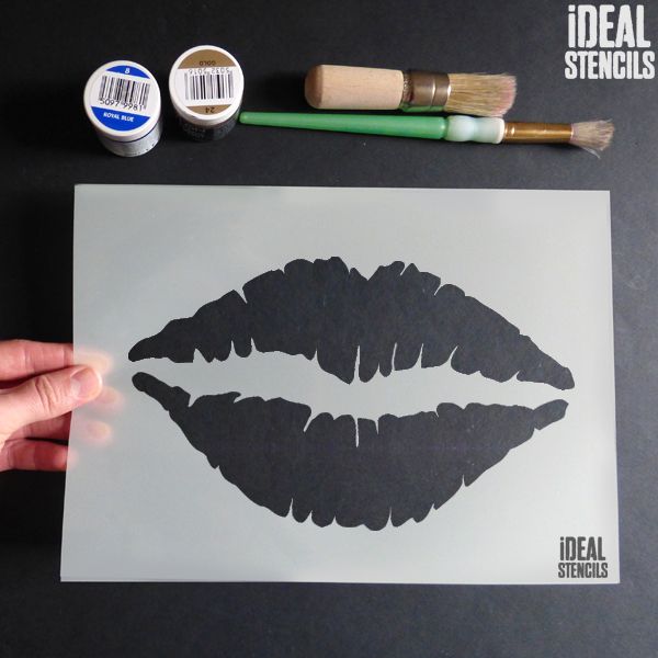 Pouting Lips Kiss Stencil